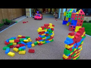 giant lego designer max
