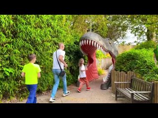 max i katy v lolend park  entertainment