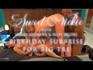 sadie andrews and sweet vickie big tits small ass milf